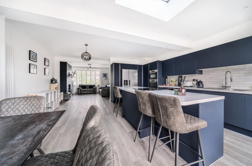 1328932-11-6887b3...