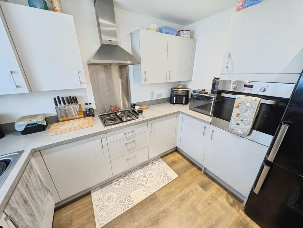 170 Dowsell Way kitchen.jpg