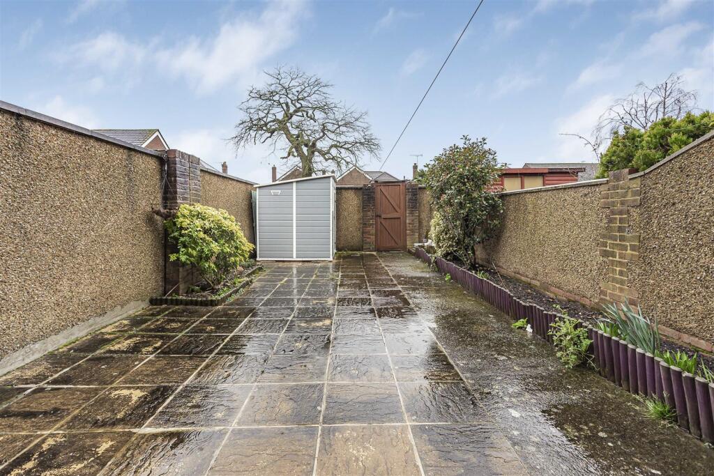 Garden 1 Wolsey Road.jpg