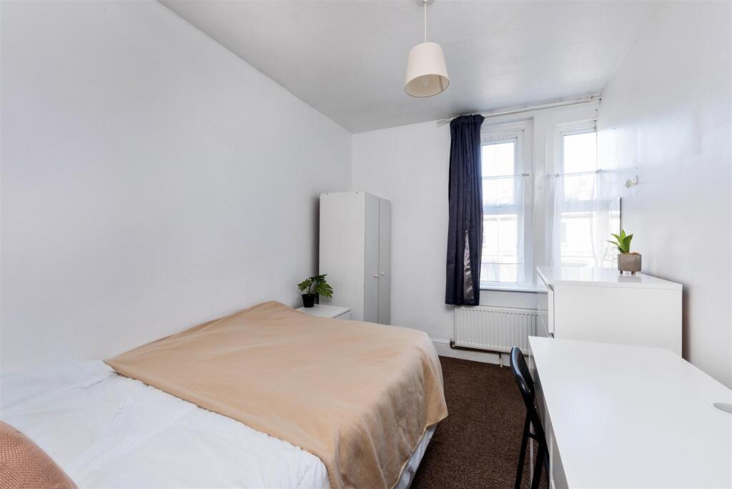 10 St Peters Terrace-9.jpg