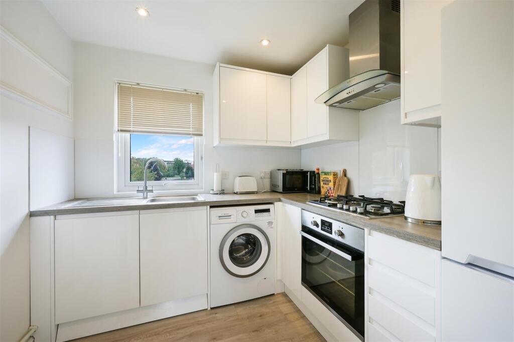 FARRIERS CLOSE- (4).jpg