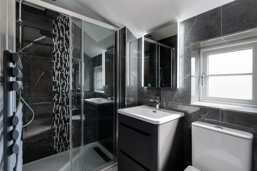 Bedroom One En-Suite
