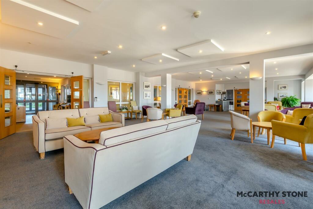 8621939-interior01.jpg