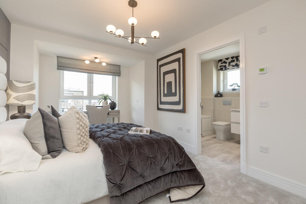 69758_Queenswater...