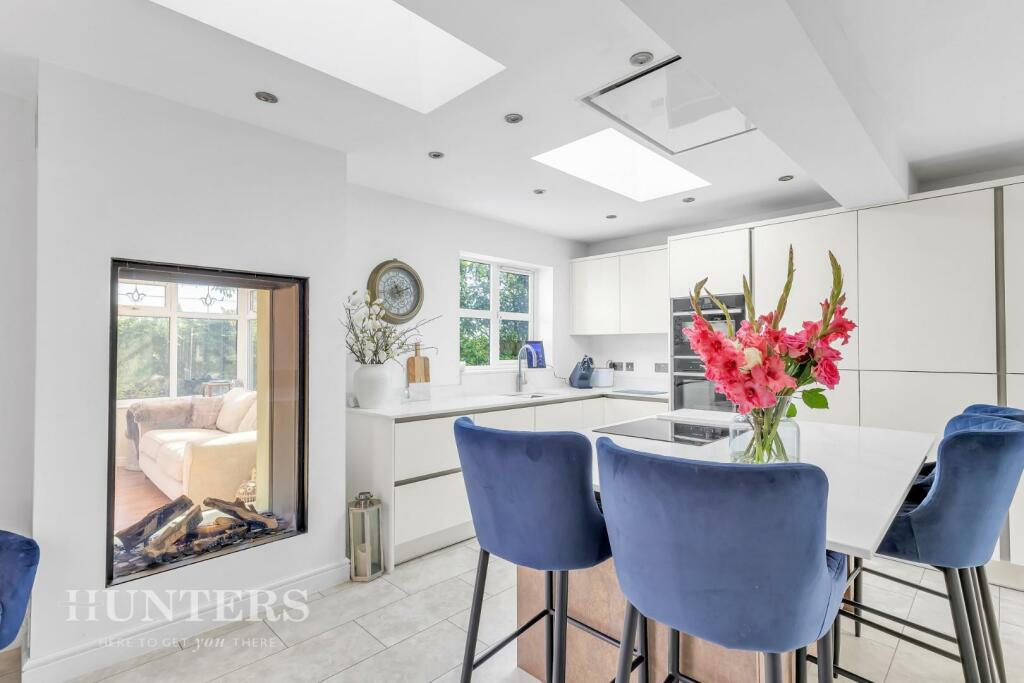 Dining kitchen