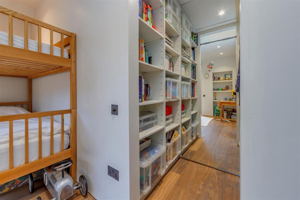 Second bedroom storage.jpg