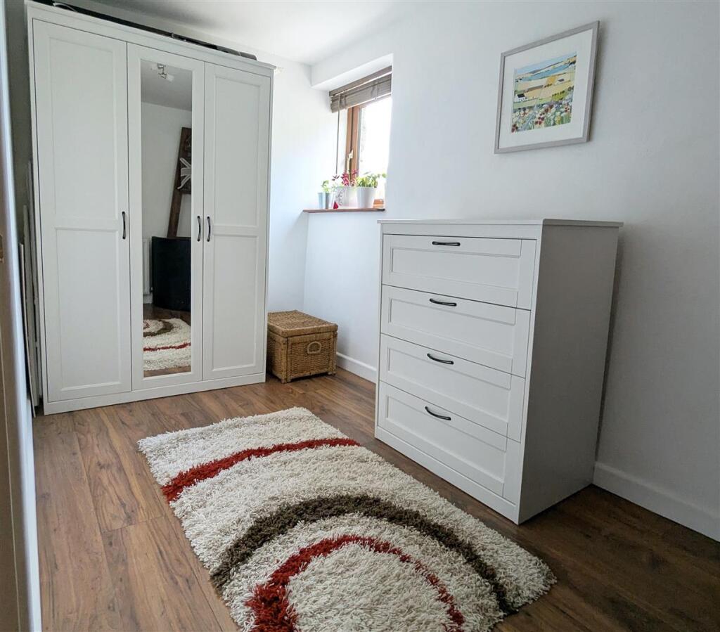 Bedroom: