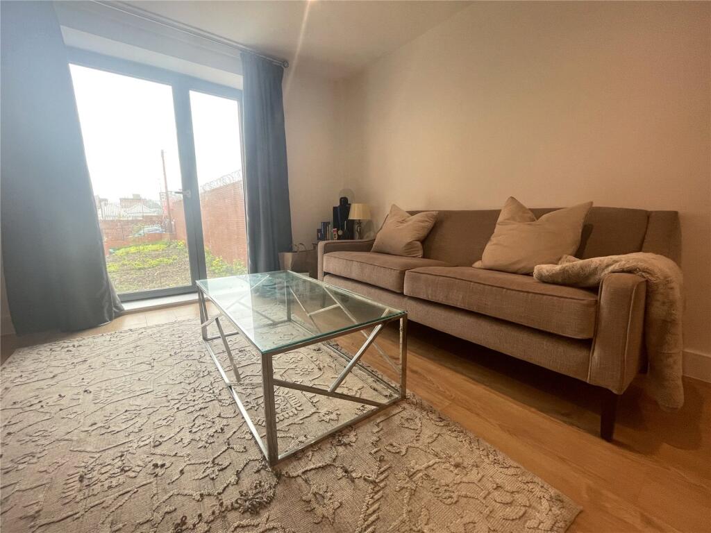 21 Leylands House5