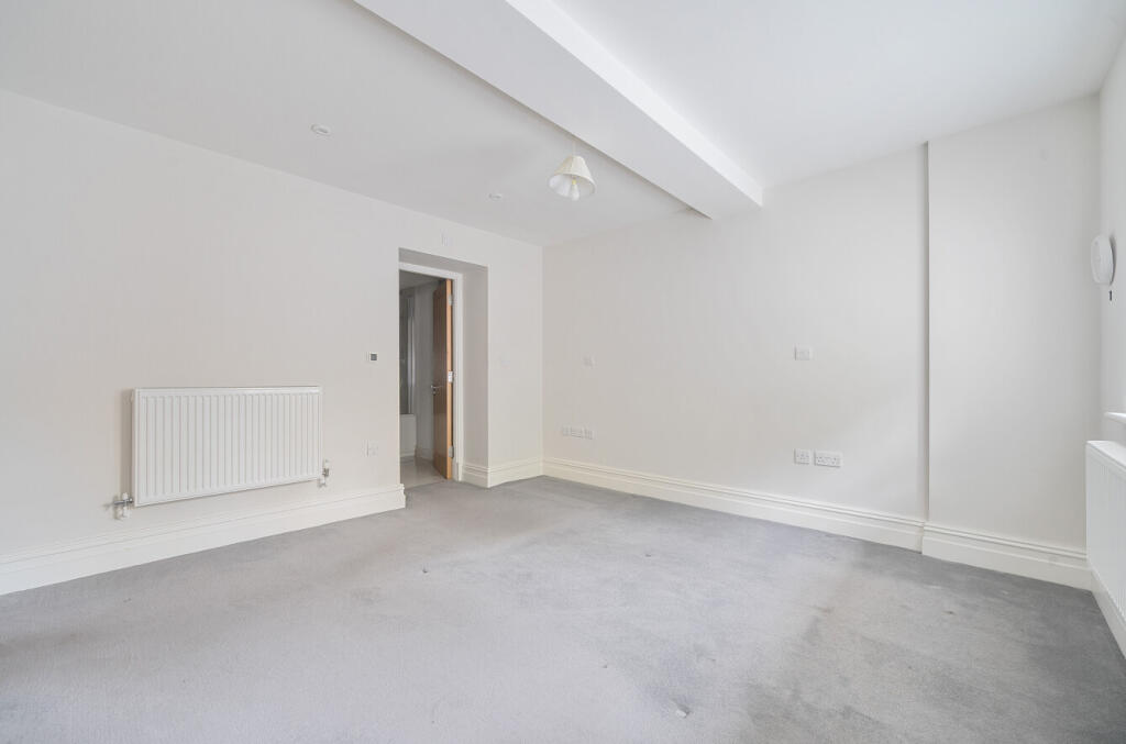 1376315-10-690c85...