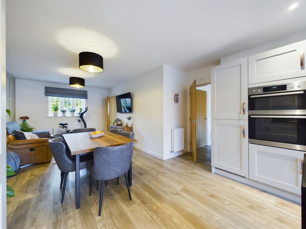 Newbury Street, Towcester, NN12