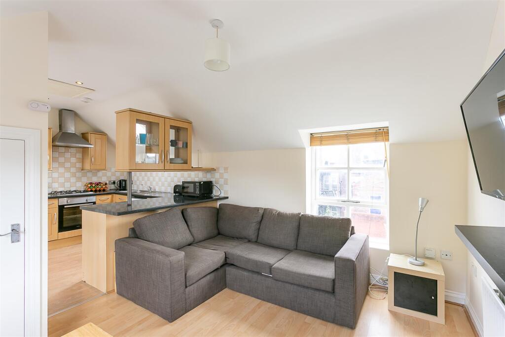 Open Plan Lounge/Kitchen