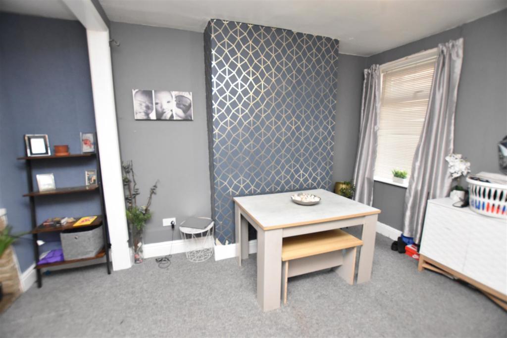 Dining Area.JPG