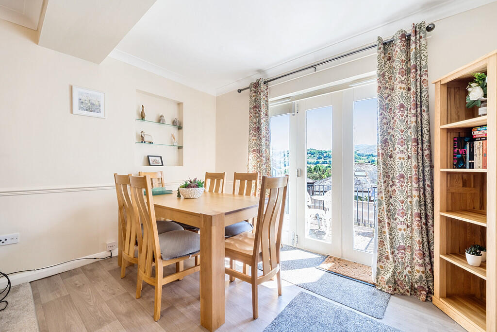 Living / Dining R...