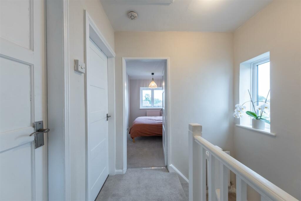 10 Churchill Drive-029.jpg