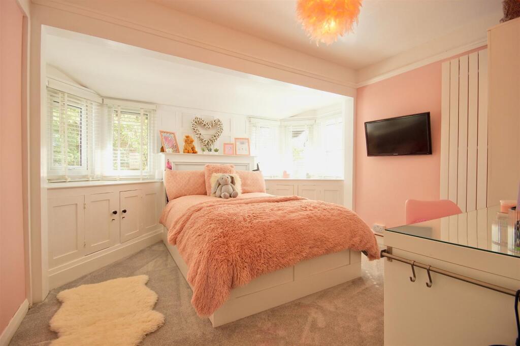 BEDROOM 4