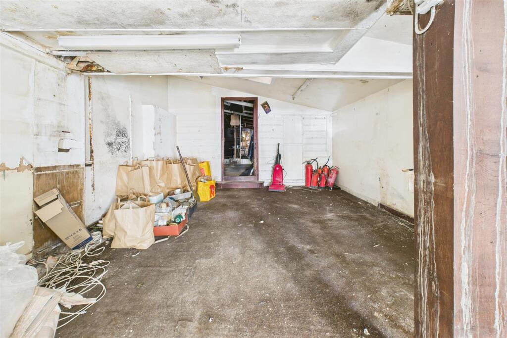 150, East Reach Taunton, Somerset, TA1 3HT | Holli