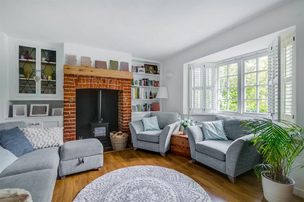 Norton Way South 357-2.jpg