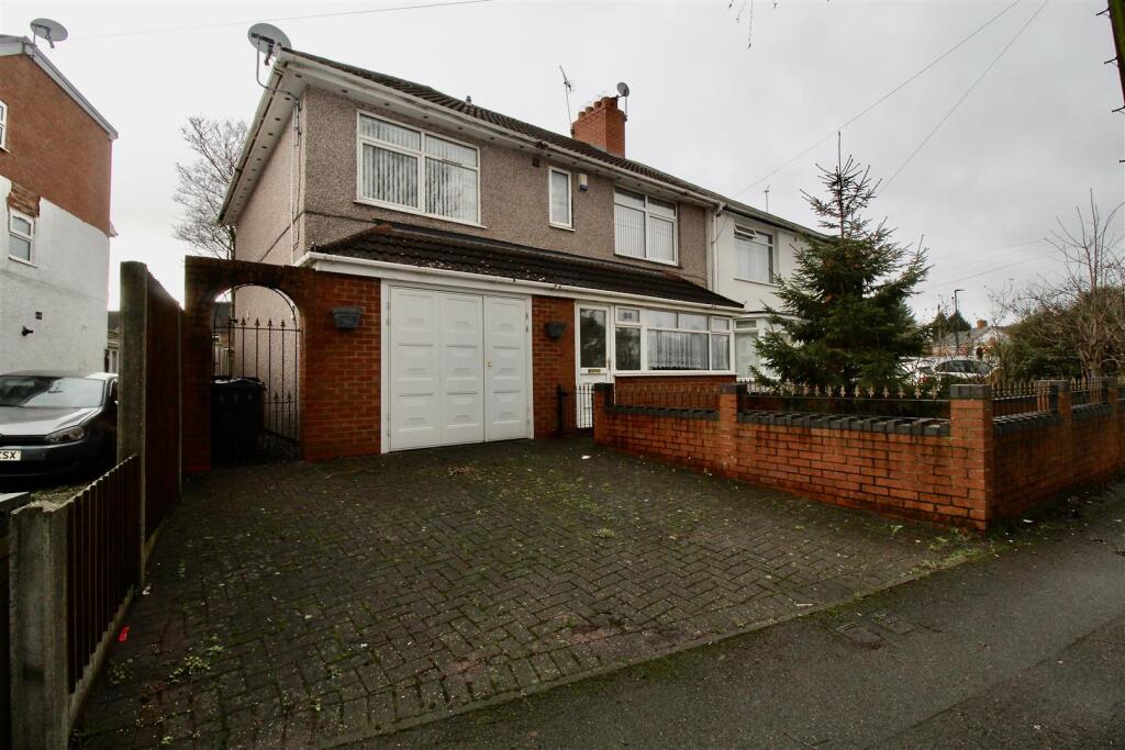 Front Garden/Driveway