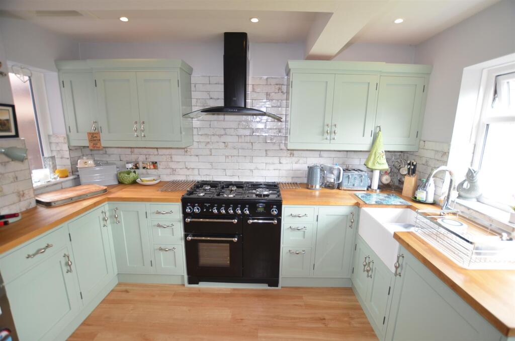 Extended Breakfast Kitchen