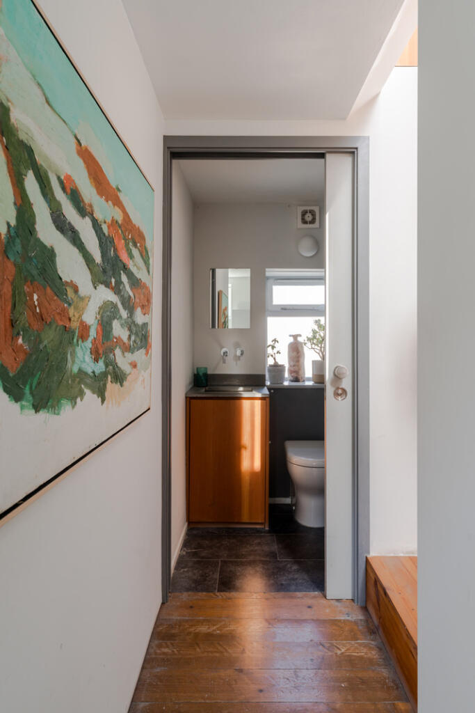 270682 - 6A Basing Court-16.jpg