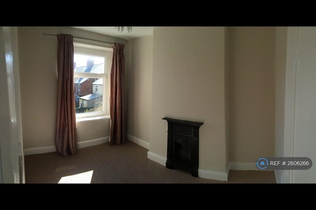 1st Floor Bedroom (Guest)