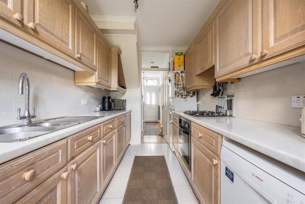 Coolgardie Avenue E4