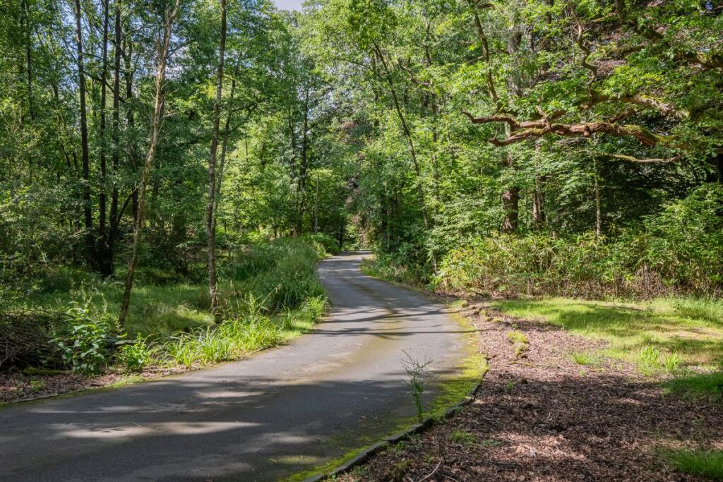 Pull Woods Estate