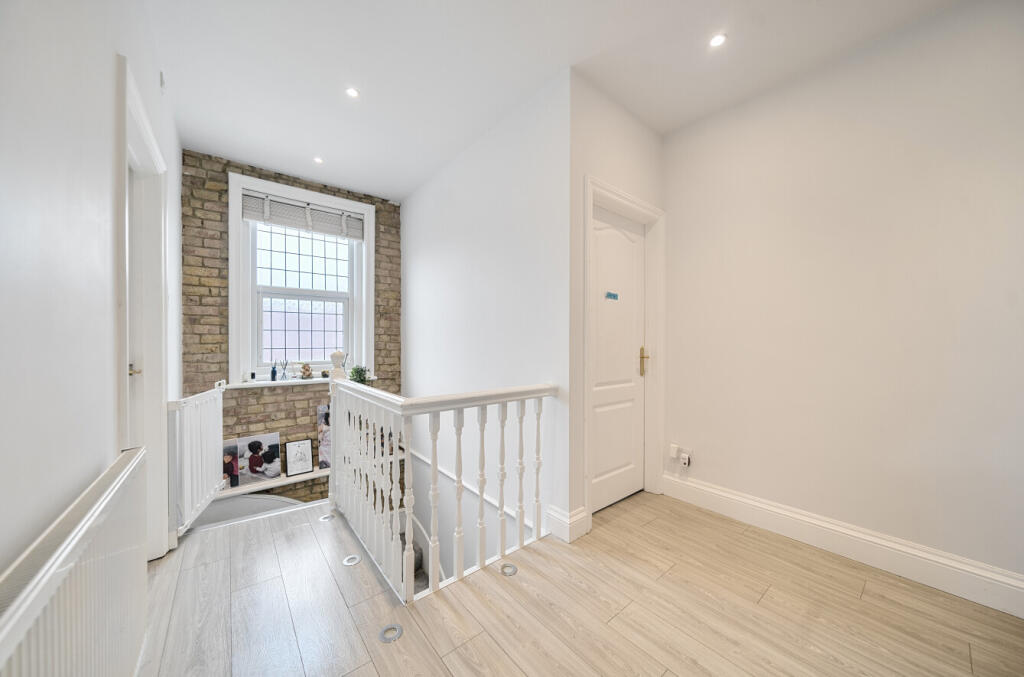 1310167-7-684947f...