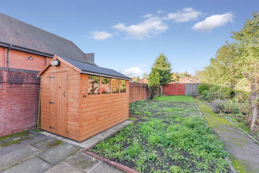 11 Derby Road, Ashby