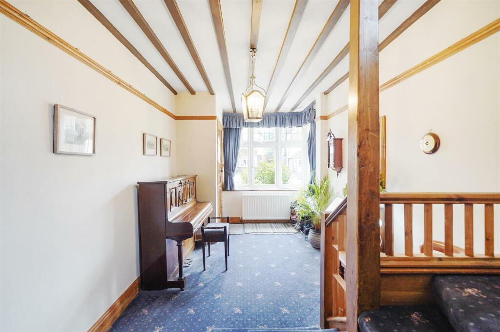 27 Carlyle Road - vq9uEO7yNqqtCHrDDyjv.jpg