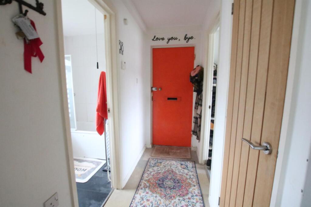 Hallway.JPG