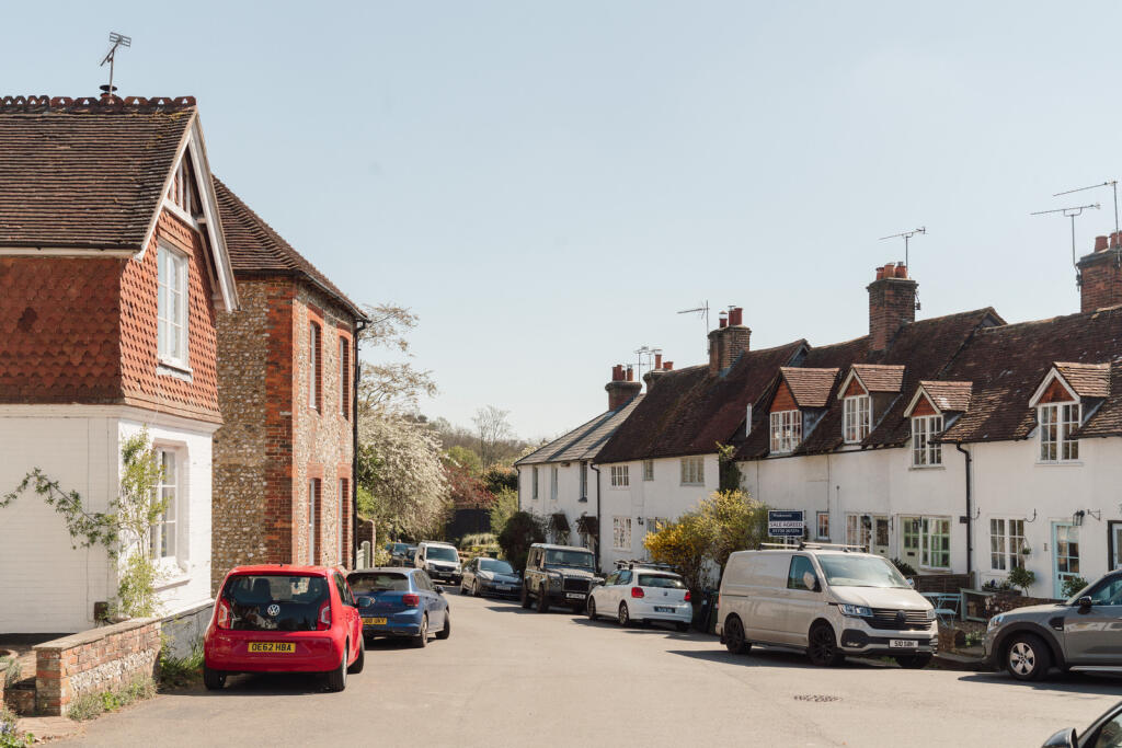 276884 - VILLAGE-STREET-PETERSFIELD-063.jpg