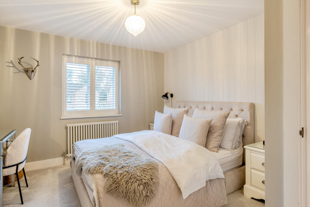 1383560-27-691f34...