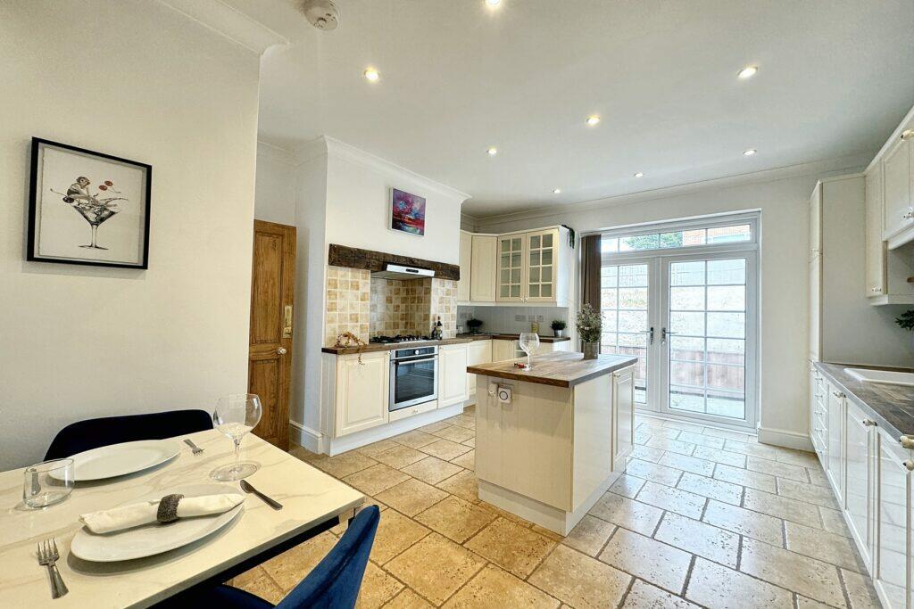 Glenhurst, Flint Hill Bank - Dining Room and Kitchen