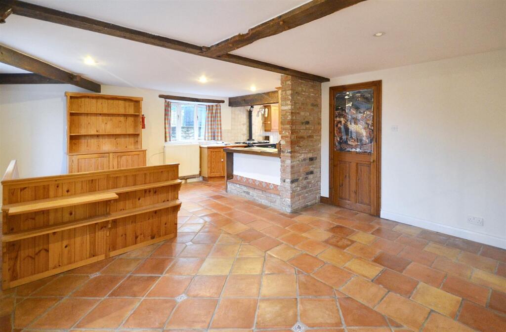 Kitchen/Dining Room