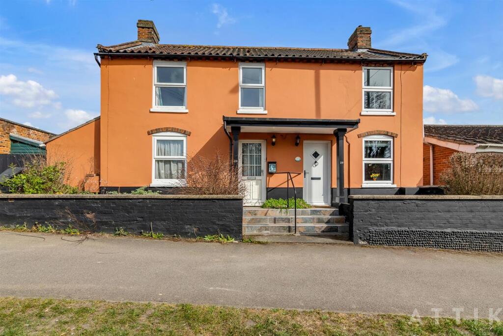 28 Norwich Road Halesworth IP19 8BX (21).jpg