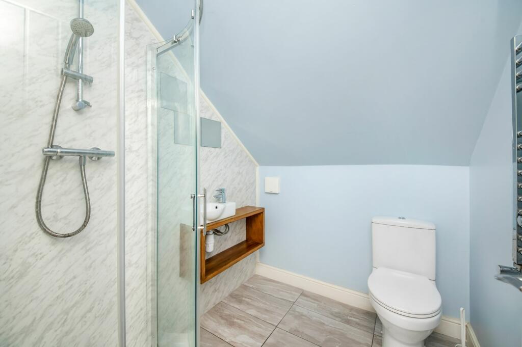 SHOWER ROOM