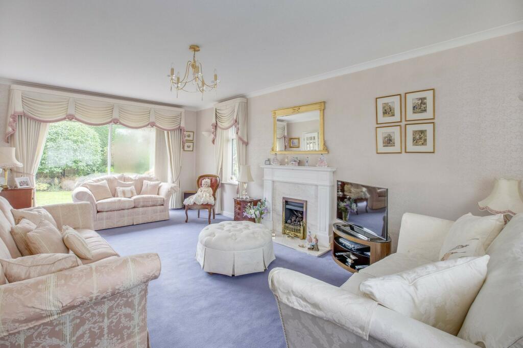 4 Gables Close, SL9 0PR (LOW RES)-11