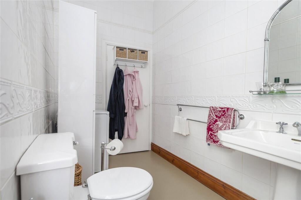 En Suite Bathroom