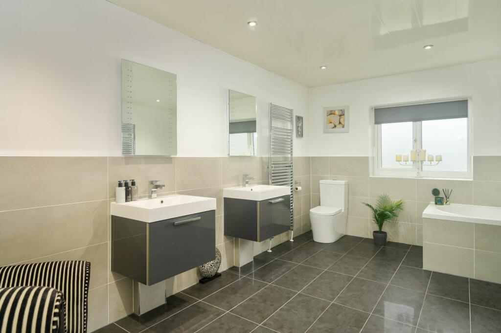 Family bathroom 