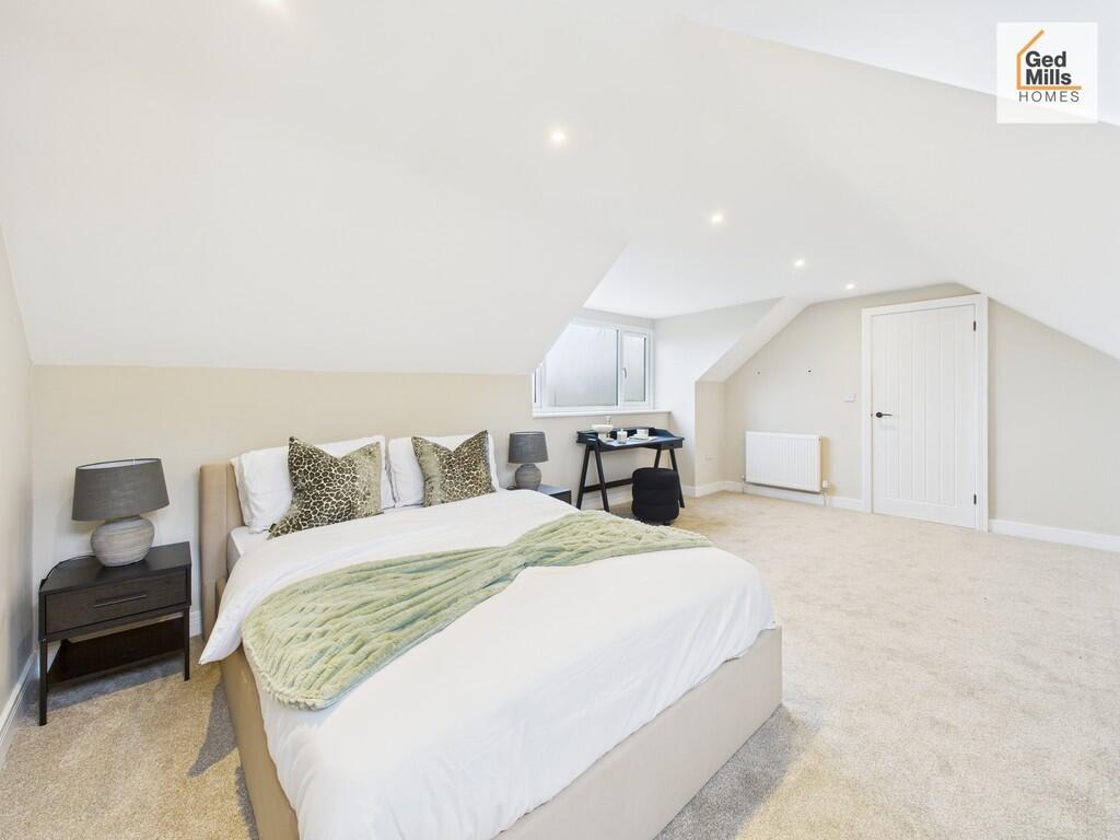 CAM04261G0-PR0117...