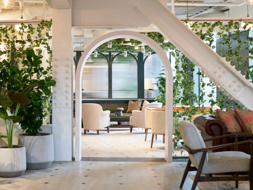 NewVictoria202309...