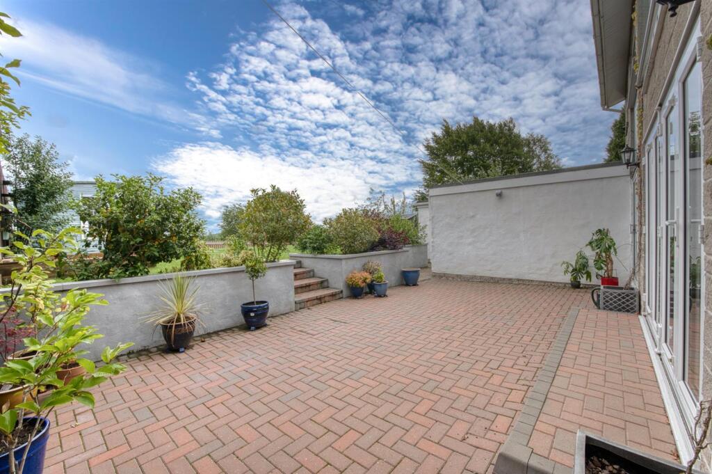 Rear Garden - patio dining area.jpg