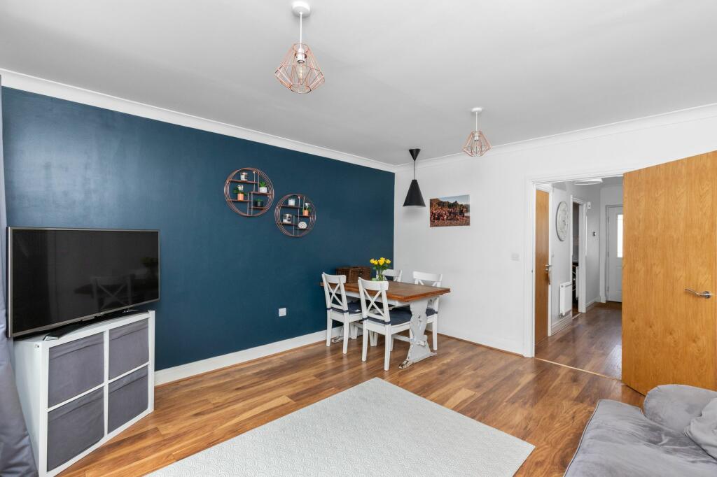 Living/dining room