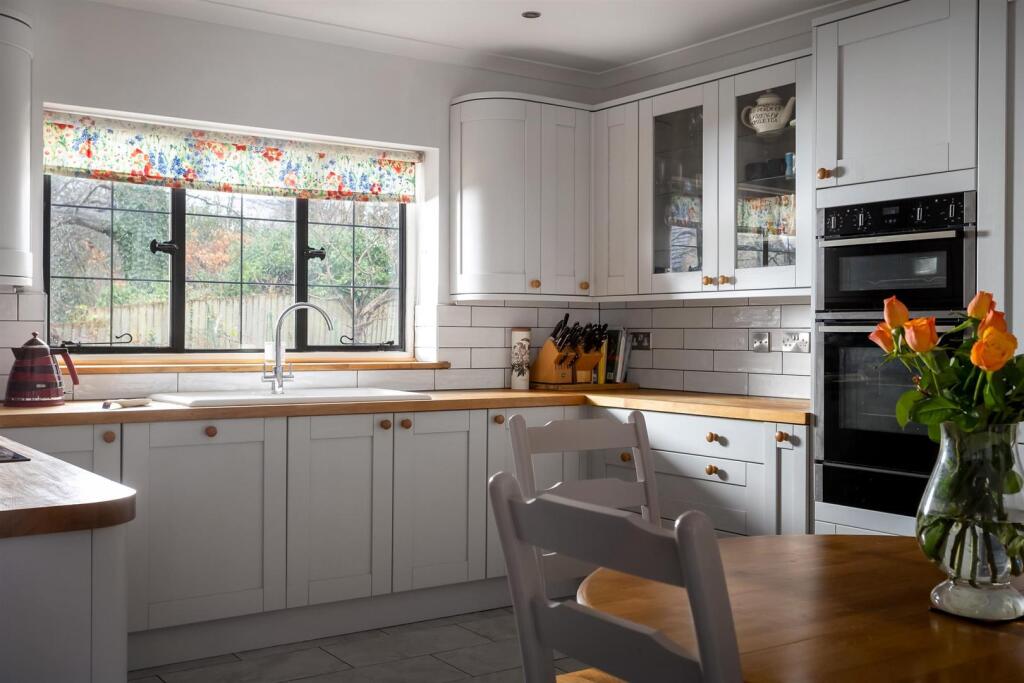 2 - Copper Beeches - GL6 6YE - Web.jpg