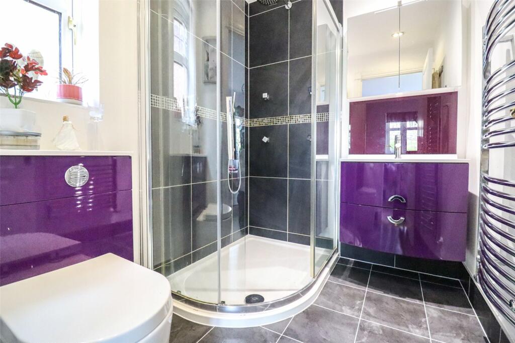 En-Suite Shower
