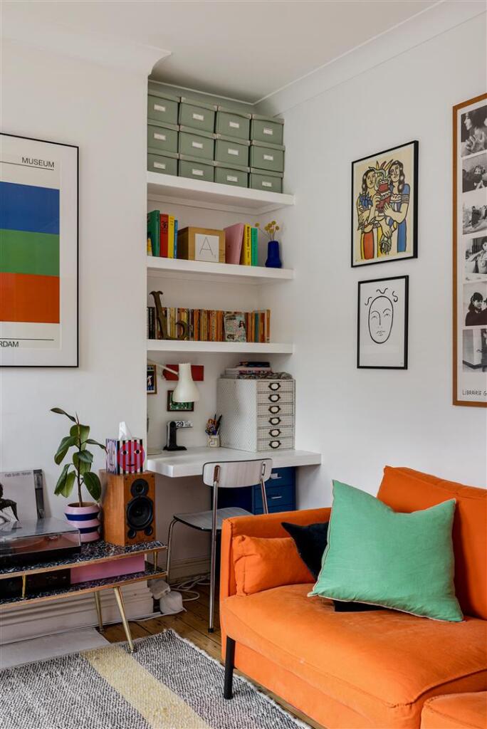 Clementina Road, E18