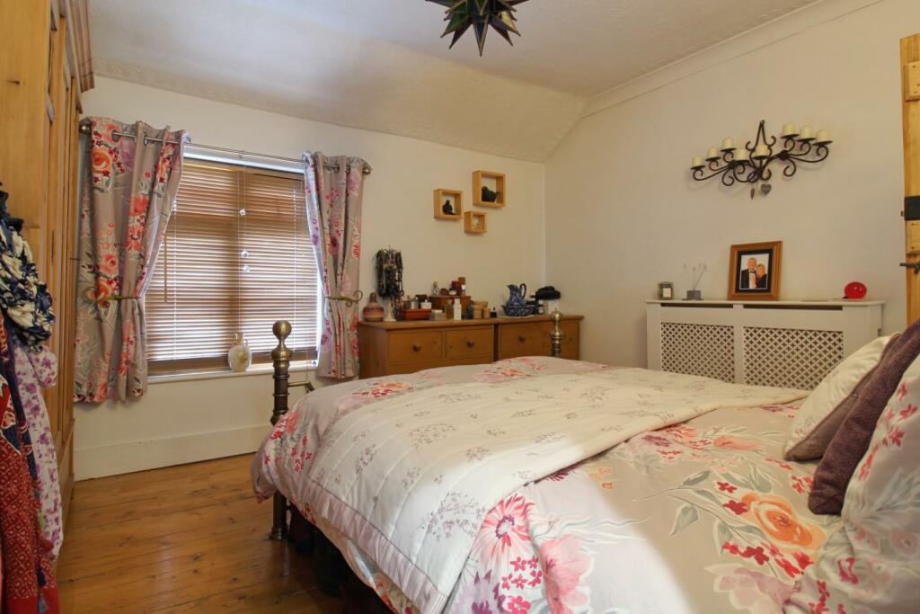 Bed 1a EH.jpg
