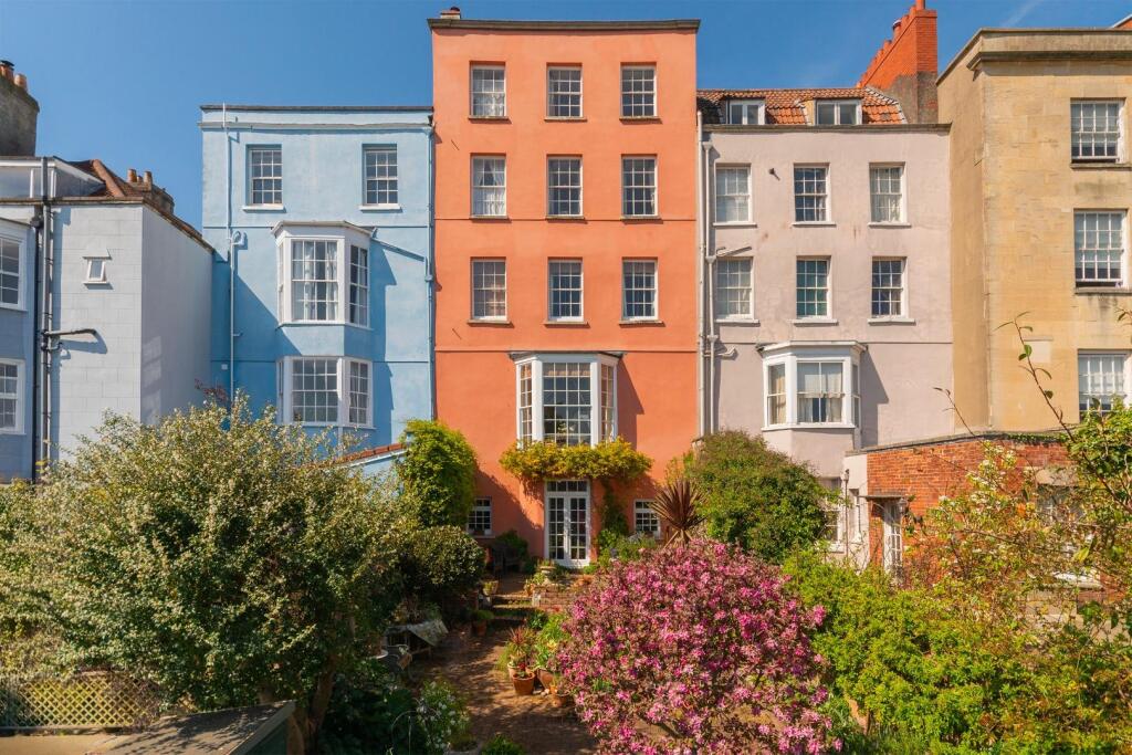 1S2PKN - Garden A.jpg