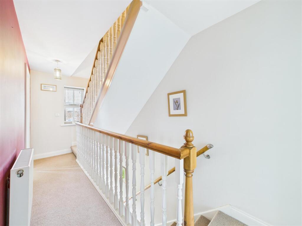FIRST FLOOR LANDING